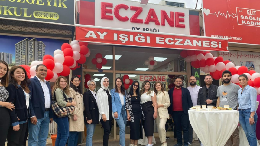 Enkazdan Çıkan Bir Eczacının Hikayesi