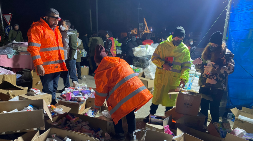 Mesleğimin En Anlamlı Stajı: Sahra Eczanesi 21 Mesleğimin En Anlamlı Stajı: Sahra Eczanesi